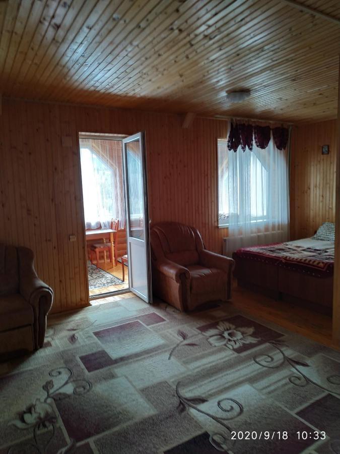 Котедж ,,Тік" Hotel ตาราริฟ ภายนอก รูปภาพ
