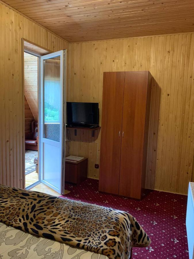 Котедж ,,Тік" Hotel ตาราริฟ ภายนอก รูปภาพ