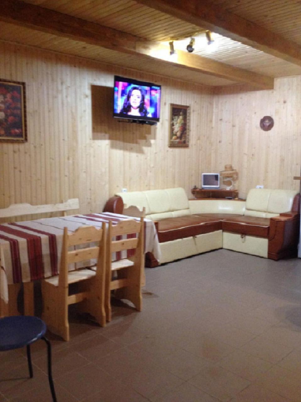 Котедж ,,Тік" Hotel ตาราริฟ ภายนอก รูปภาพ