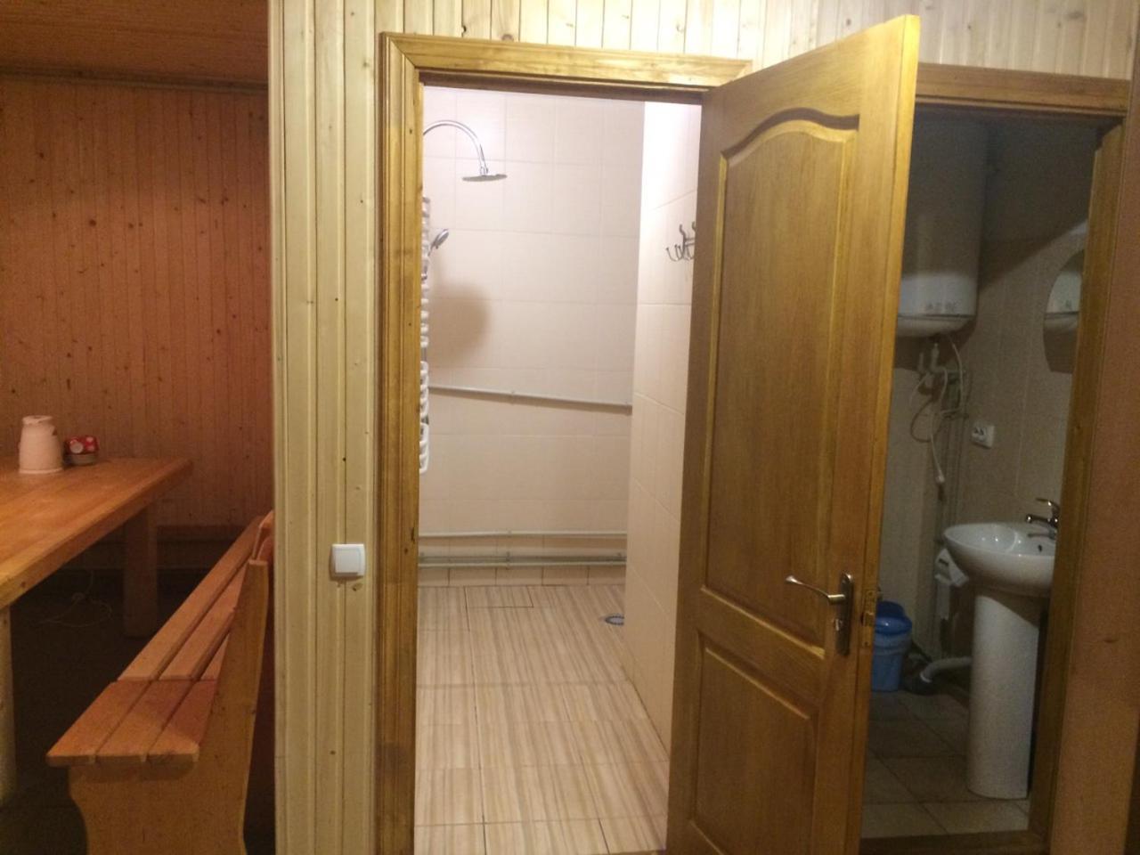 Котедж ,,Тік" Hotel ตาราริฟ ภายนอก รูปภาพ