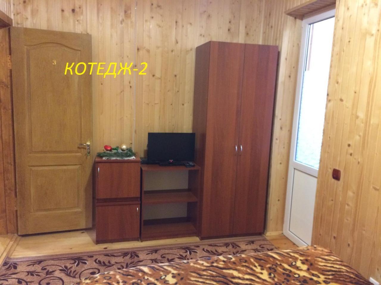 Котедж ,,Тік" Hotel ตาราริฟ ภายนอก รูปภาพ